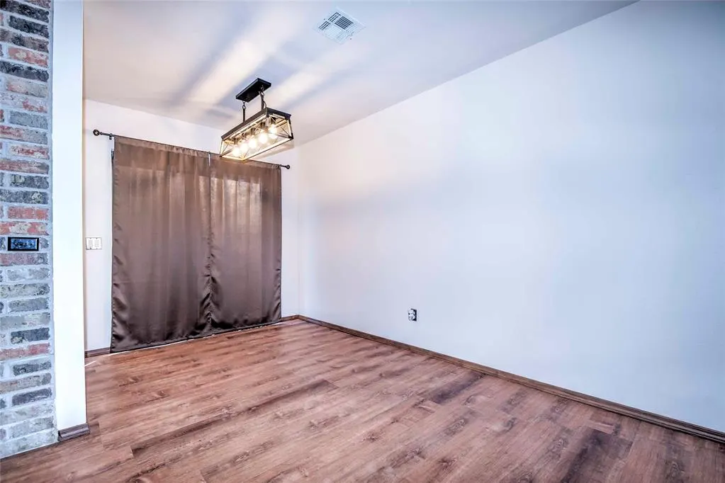 Photo 10 — 223 E 9th Street, Chandler, OK 74834