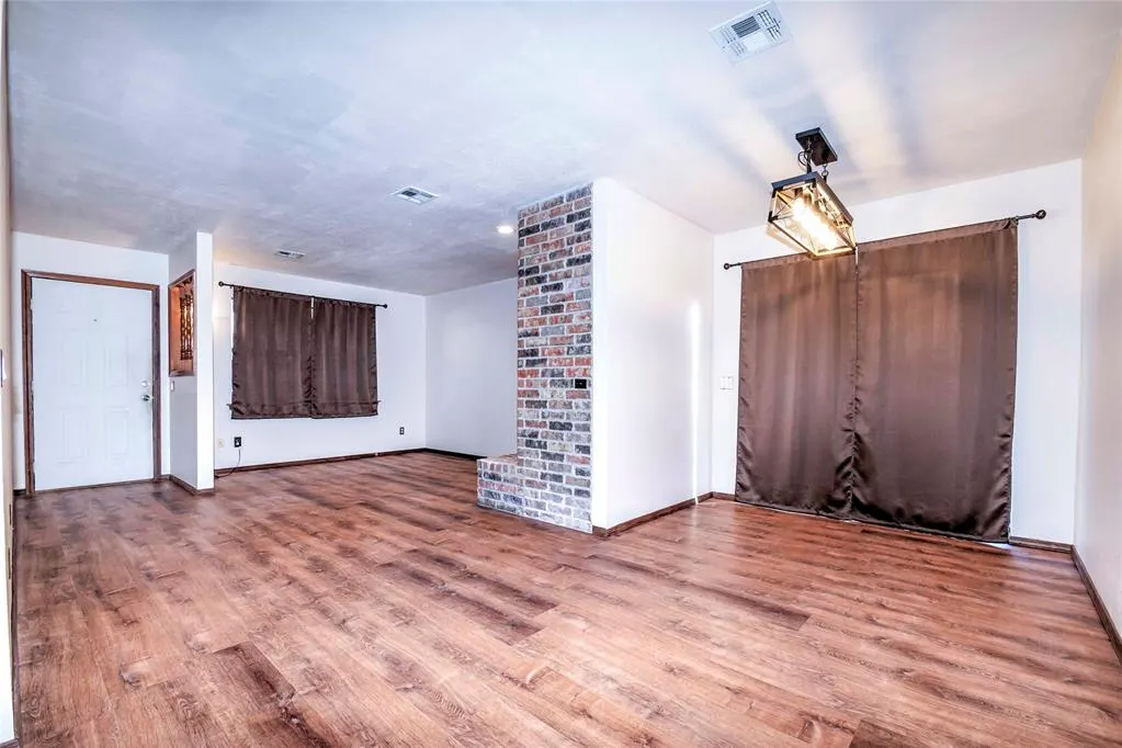Photo 11 — 223 E 9th Street, Chandler, OK 74834