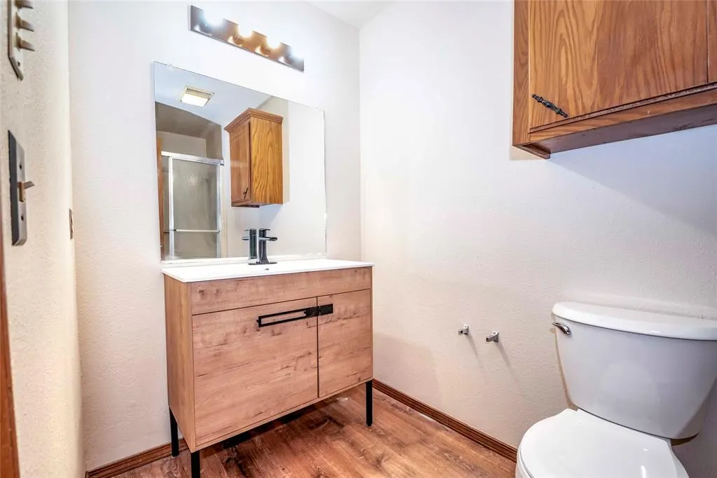 Photo 17 — 223 E 9th Street, Chandler, OK 74834