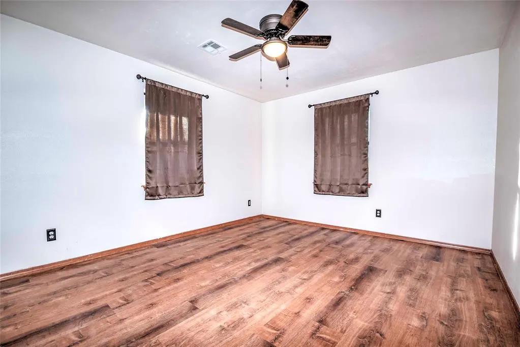 Photo 22 — 223 E 9th Street, Chandler, OK 74834