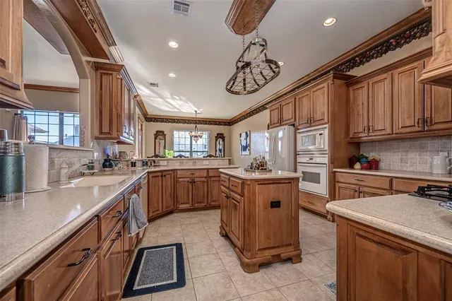 Photo 3 — 2420 SW 116th Street, Oklahoma City, OK 73170