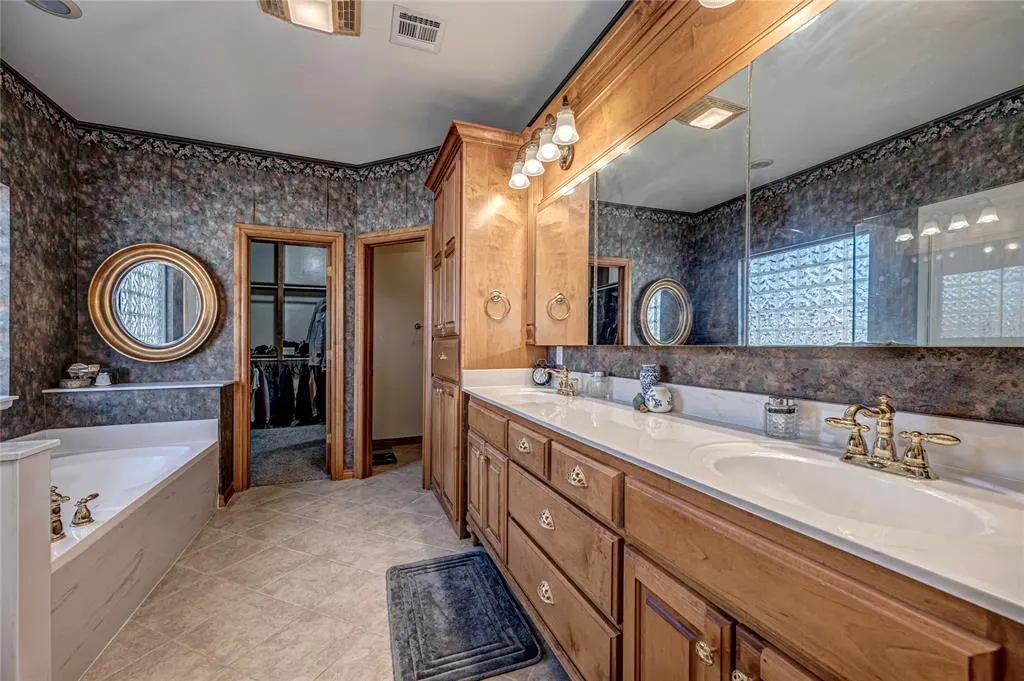Photo 25 — 2420 SW 116th Street, Oklahoma City, OK 73170