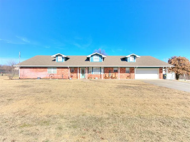 Photo 2 — 2306 County Road 1231, Blanchard, OK 73010