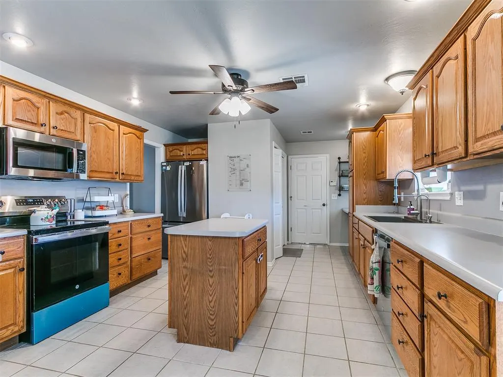 Photo 6 — 2306 County Road 1231, Blanchard, OK 73010