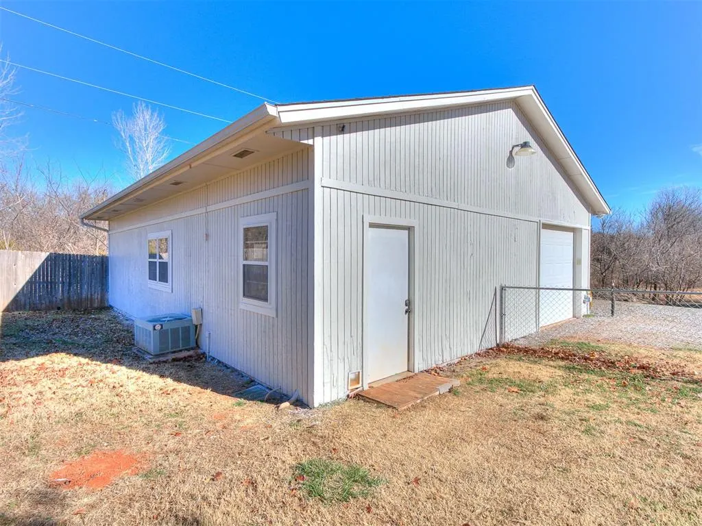 Photo 43 — 2306 County Road 1231, Blanchard, OK 73010