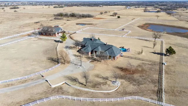 Front exterior — 24190 N Macarthur Boulevard, Edmond, OK 73025