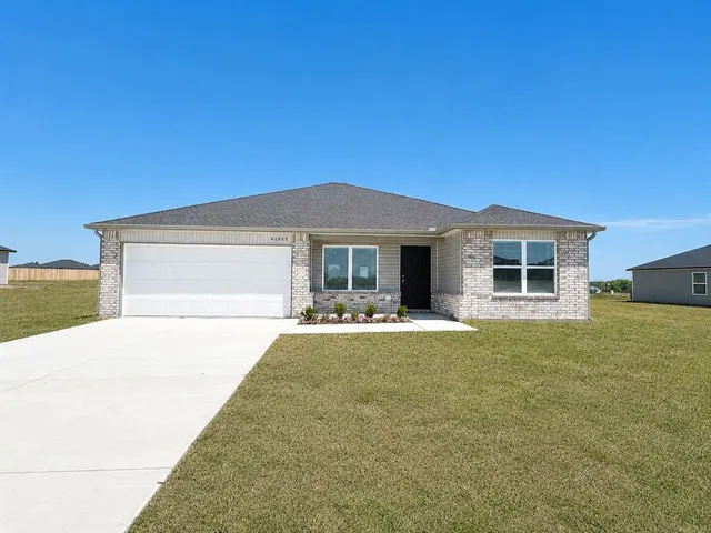 Front exterior — 40968 Shawnee Meadows Drive, Shawnee, OK 74804