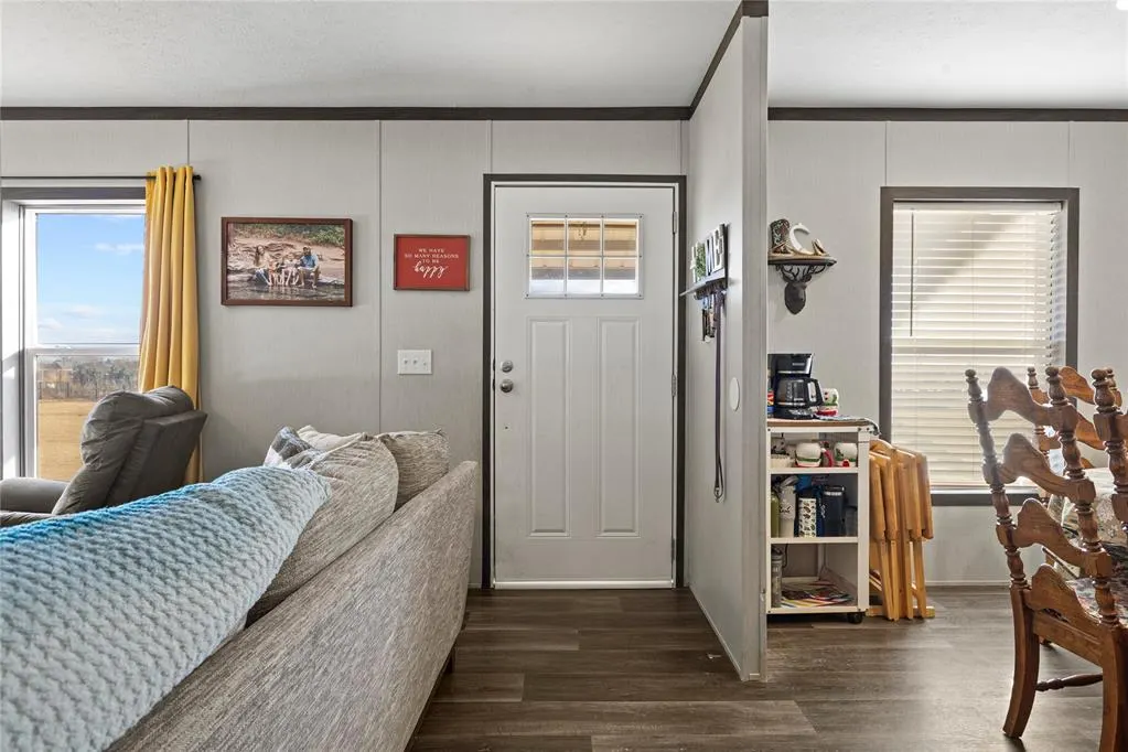Photo 8 — 619 N 16th Street, Thomas, OK 73669