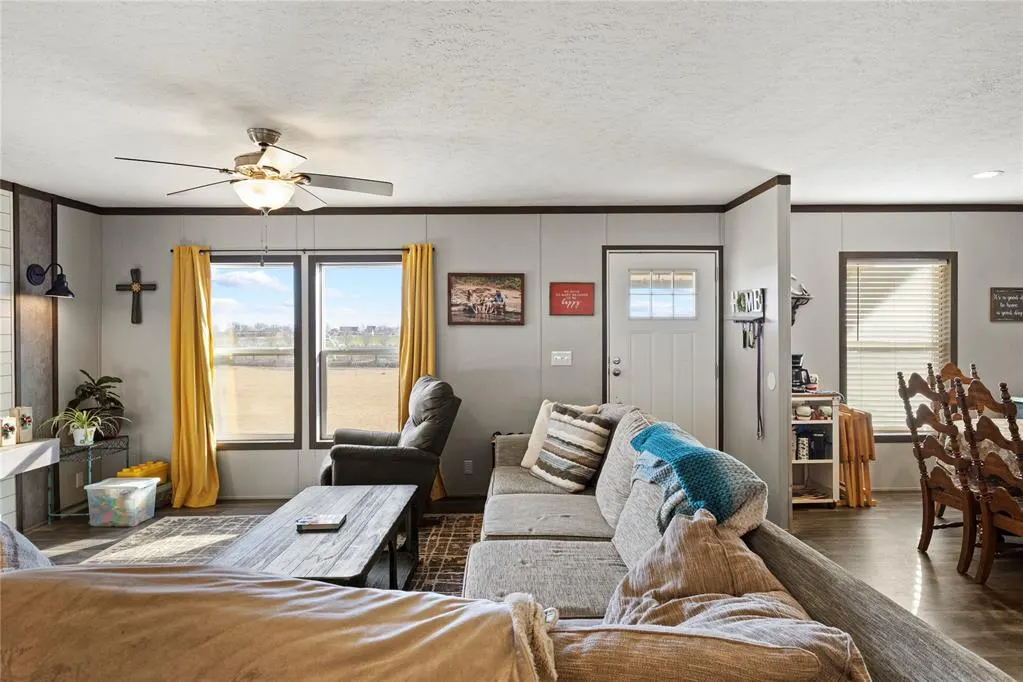 Photo 10 — 619 N 16th Street, Thomas, OK 73669