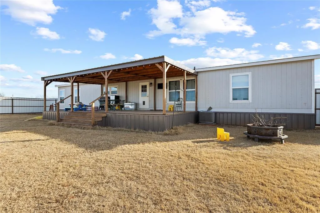 Photo 39 — 619 N 16th Street, Thomas, OK 73669