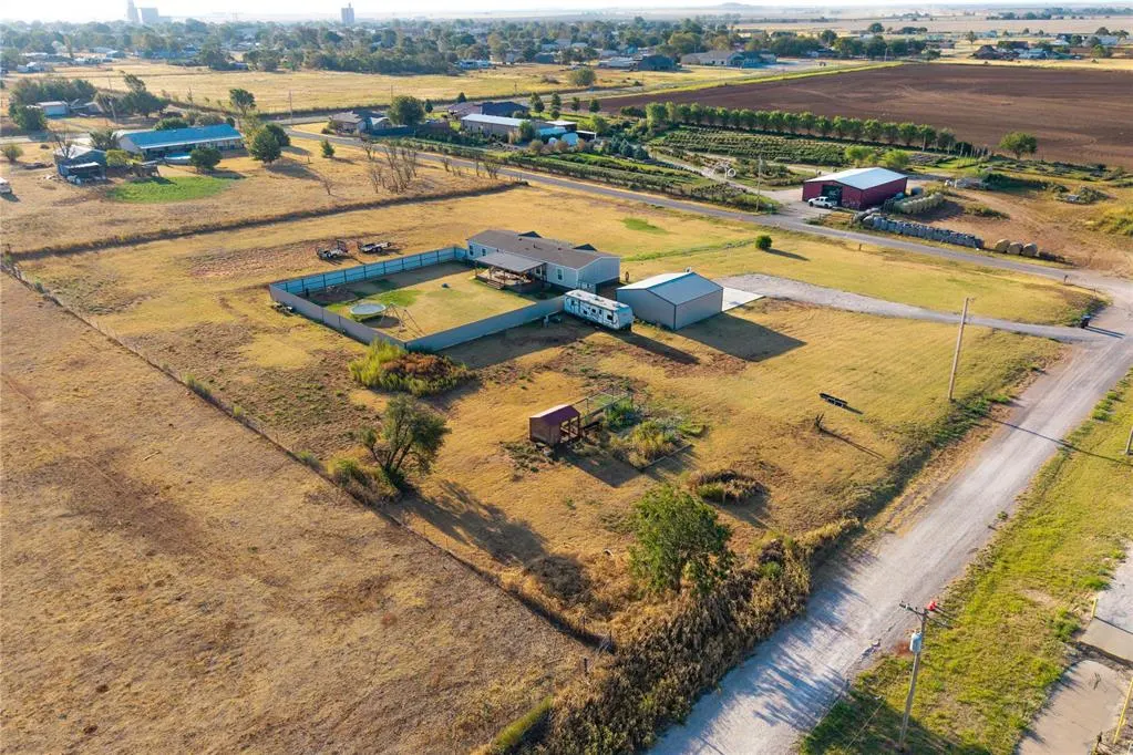 Photo 43 — 619 N 16th Street, Thomas, OK 73669