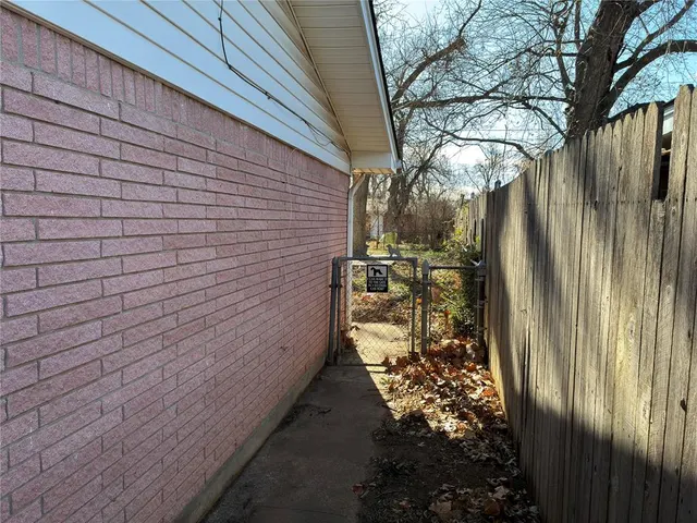 Photo 6 — 8204 NW 38th Street, Bethany, OK 73008