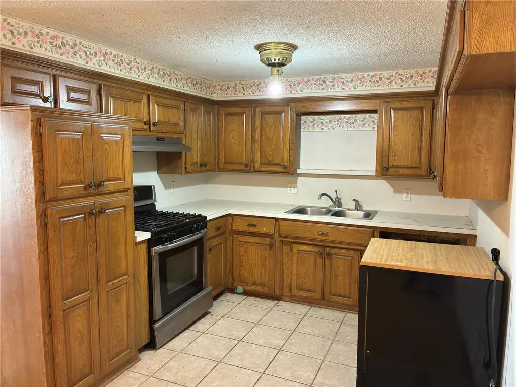 Photo 11 — 8204 NW 38th Street, Bethany, OK 73008