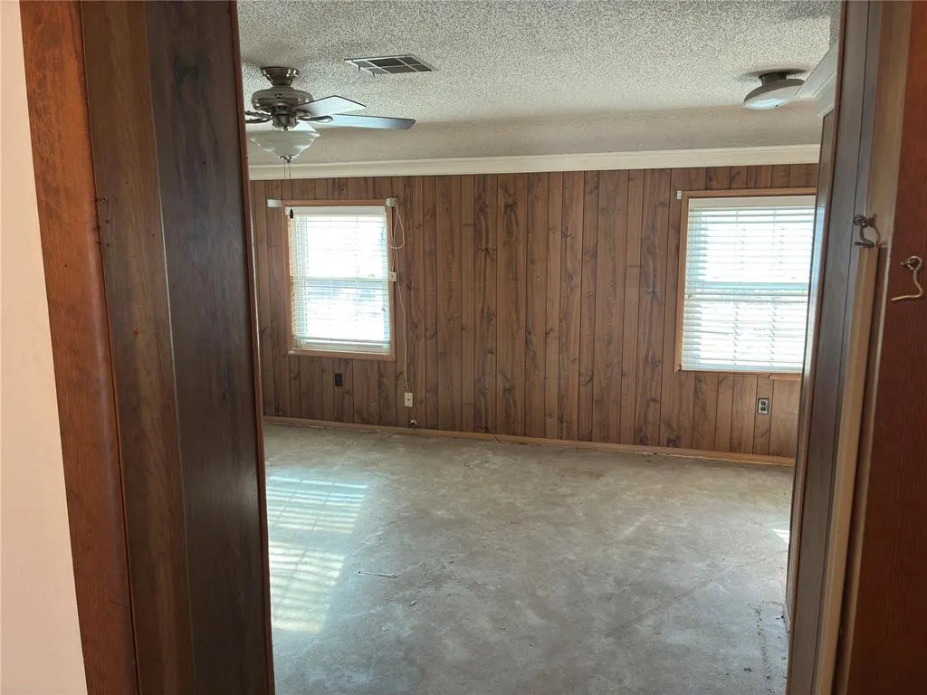 Photo 12 — 8204 NW 38th Street, Bethany, OK 73008