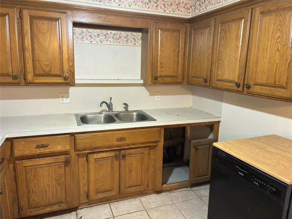 Photo 17 — 8204 NW 38th Street, Bethany, OK 73008