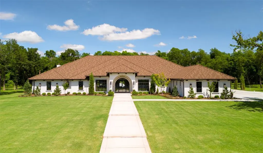 Photo 2 — 13500 Adero Drive, Jones, OK 73049