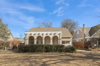 Sold home at 2016 N Indiana Avenue