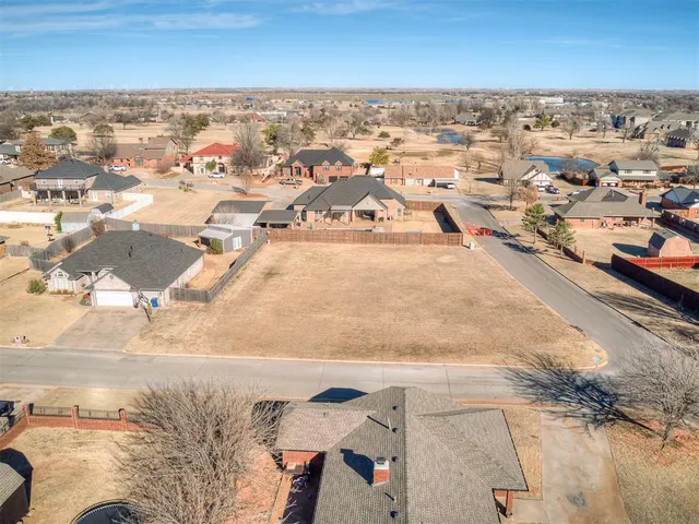 Photo 2 — Magnolia/Handley, El Reno, OK 73036
