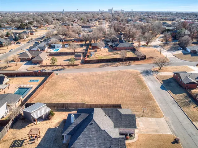 Photo 3 — Magnolia/Handley, El Reno, OK 73036