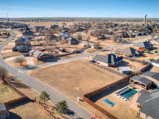 Photo 6 — Magnolia/Handley, El Reno, OK 73036