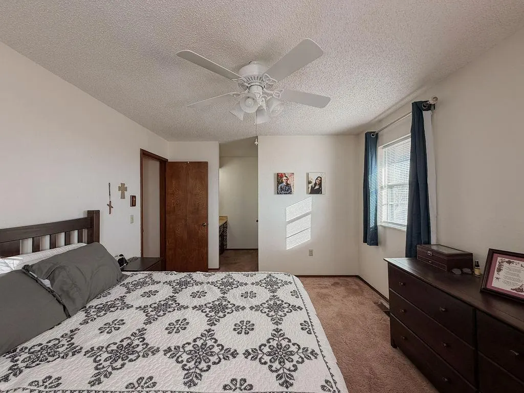 Photo 13 — 729 N Marion Avenue, Hinton, OK 73047