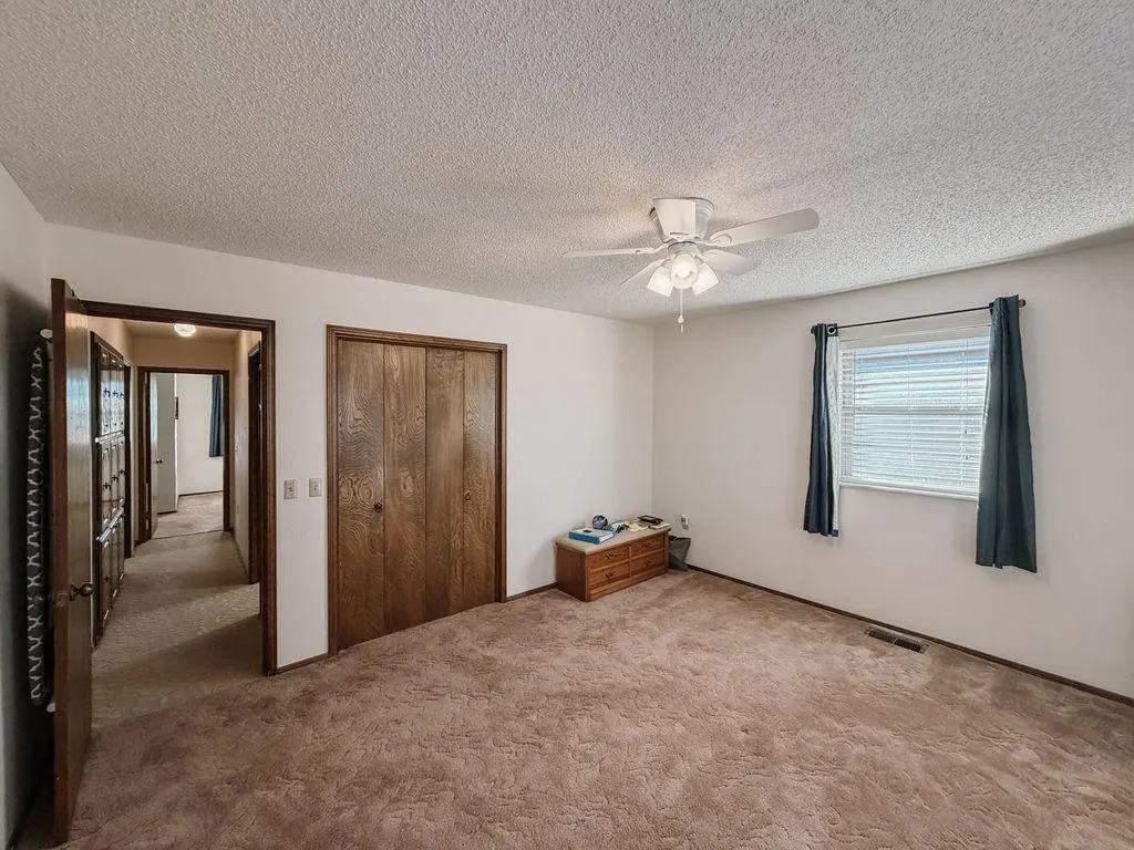 Photo 16 — 729 N Marion Avenue, Hinton, OK 73047
