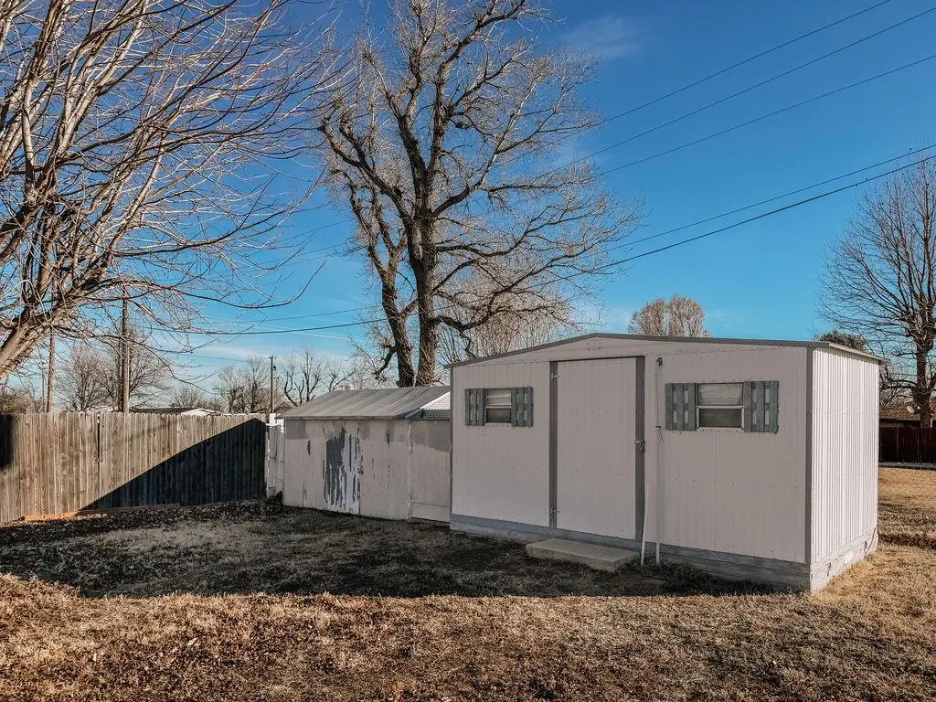 Photo 29 — 729 N Marion Avenue, Hinton, OK 73047