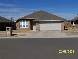 Sold home at 905 Eagle Cliff Drive
