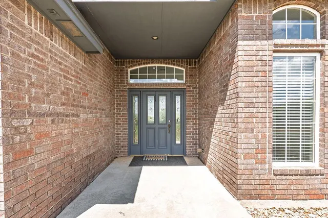 Photo 4 — 18831 Rockcreek Road, Harrah, OK 73045