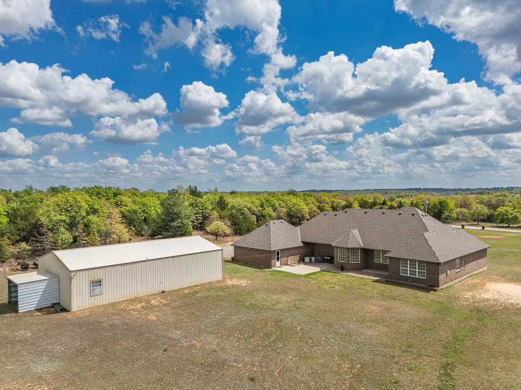 Photo 8 — 18831 Rockcreek Road, Harrah, OK 73045