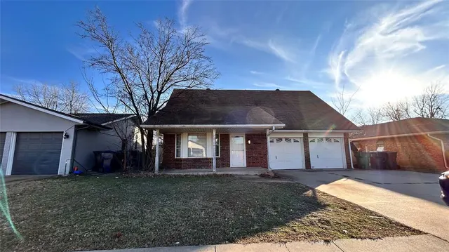 Photo 2 — 1028 SW 94th Street, Oklahoma City, OK 73139