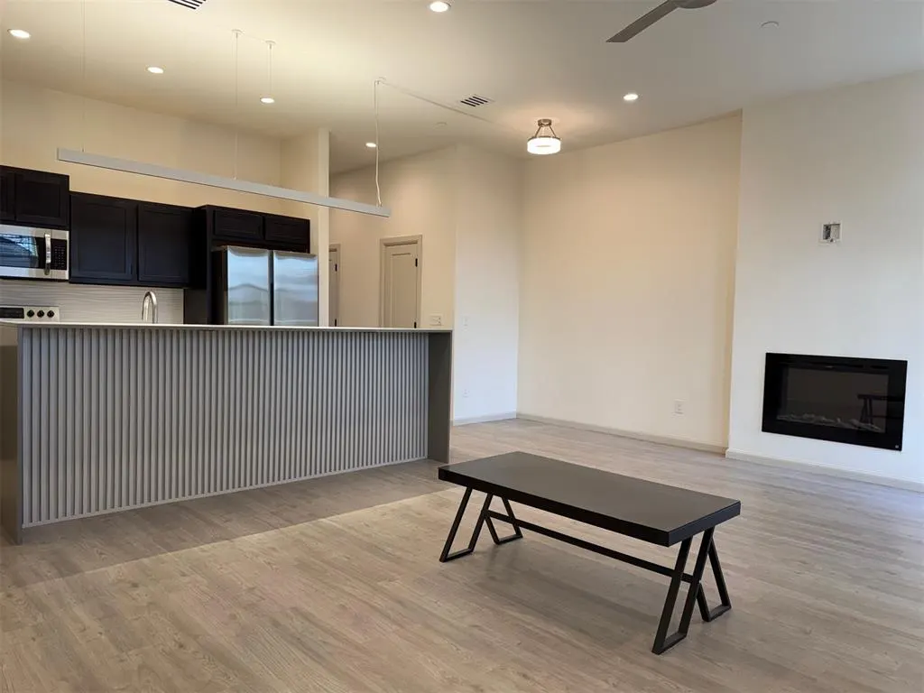 Photo 3 — 575 S Fretz Avenue, Edmond, OK 73003