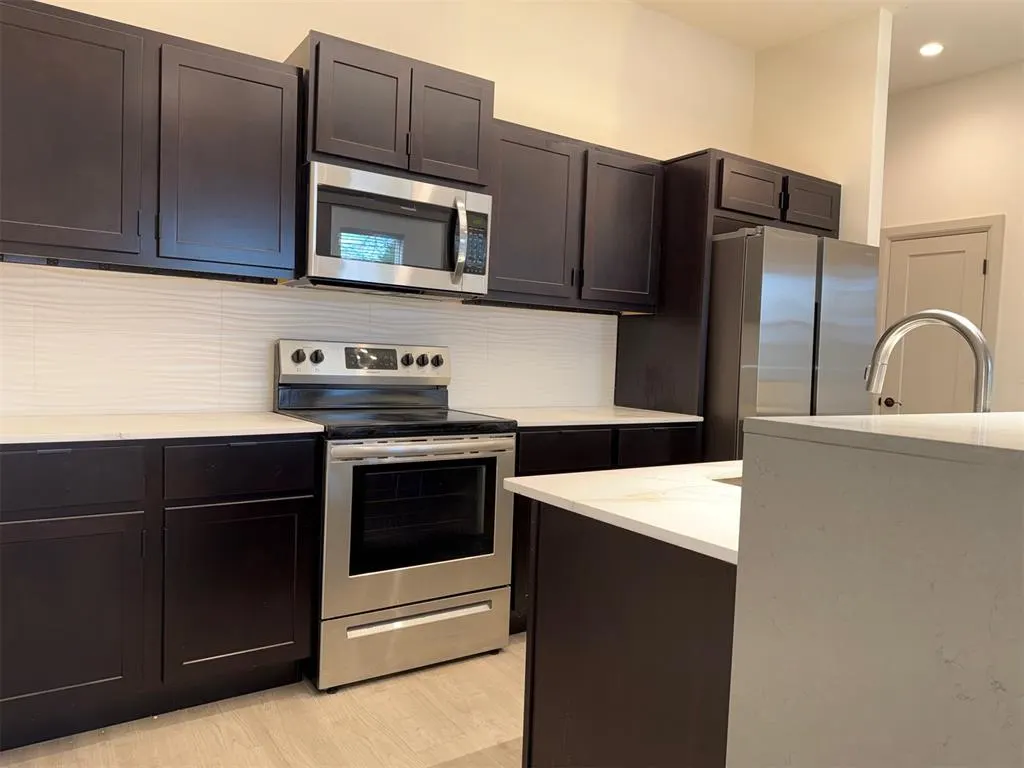 Photo 5 — 575 S Fretz Avenue, Edmond, OK 73003
