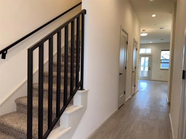 Photo 8 — 575 S Fretz Avenue, Edmond, OK 73003