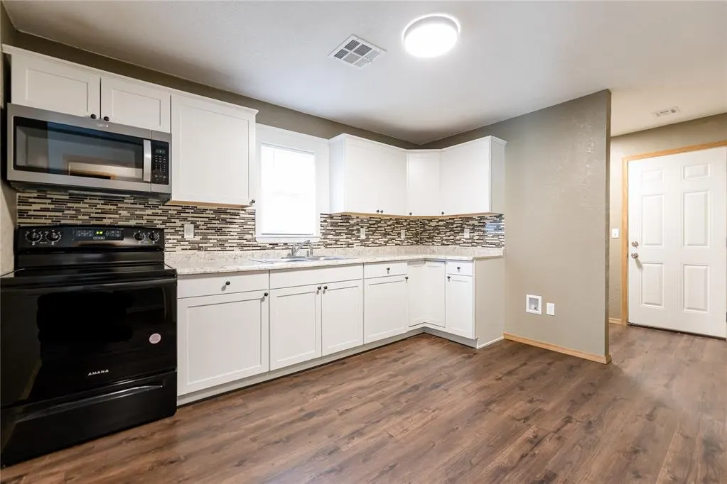 Photo 4 — 1217 W 6th Street, Elk City, OK 73644