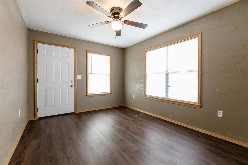 Photo 6 — 1217 W 6th Street, Elk City, OK 73644