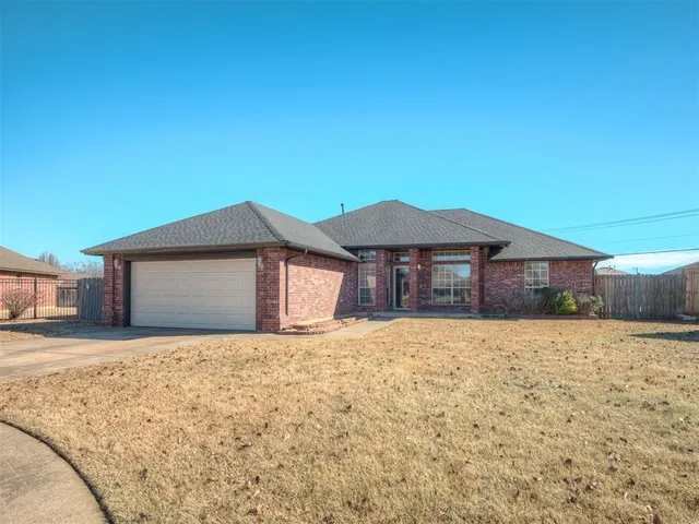 Photo 2 — 8128 Eagle Circle, Oklahoma City, OK 73135