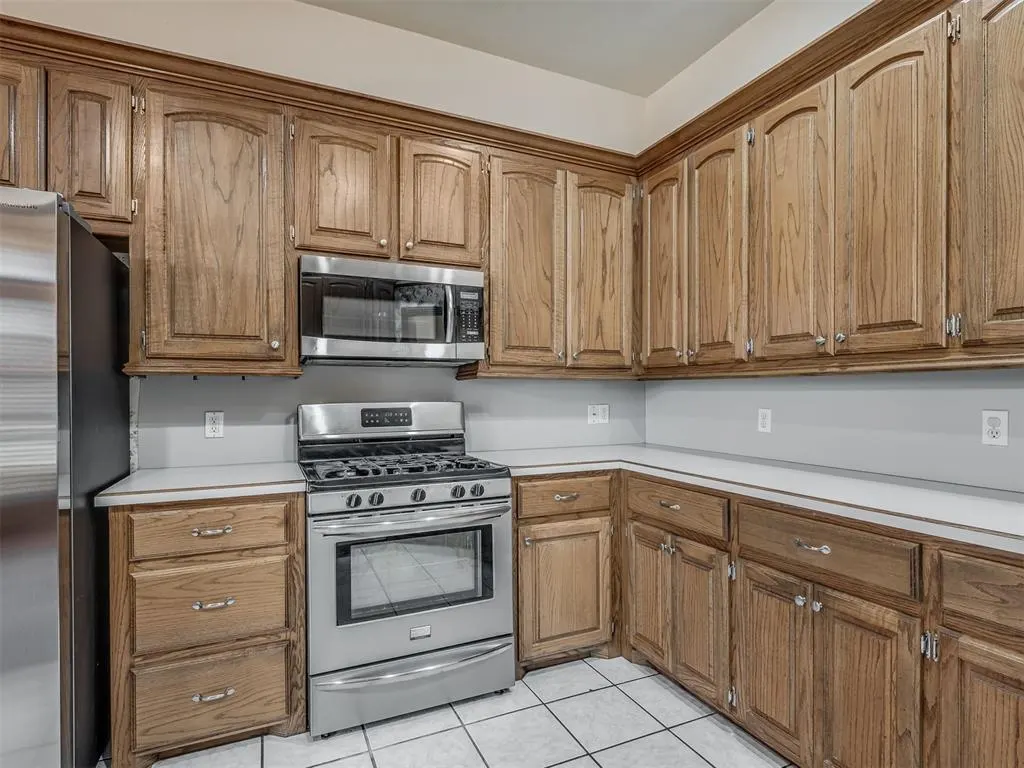 Photo 14 — 8128 Eagle Circle, Oklahoma City, OK 73135
