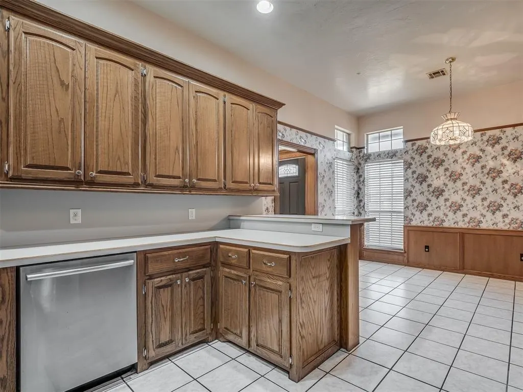 Photo 16 — 8128 Eagle Circle, Oklahoma City, OK 73135