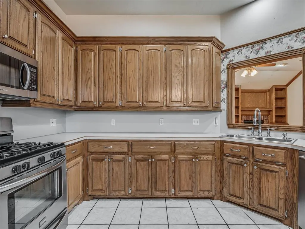 Photo 18 — 8128 Eagle Circle, Oklahoma City, OK 73135