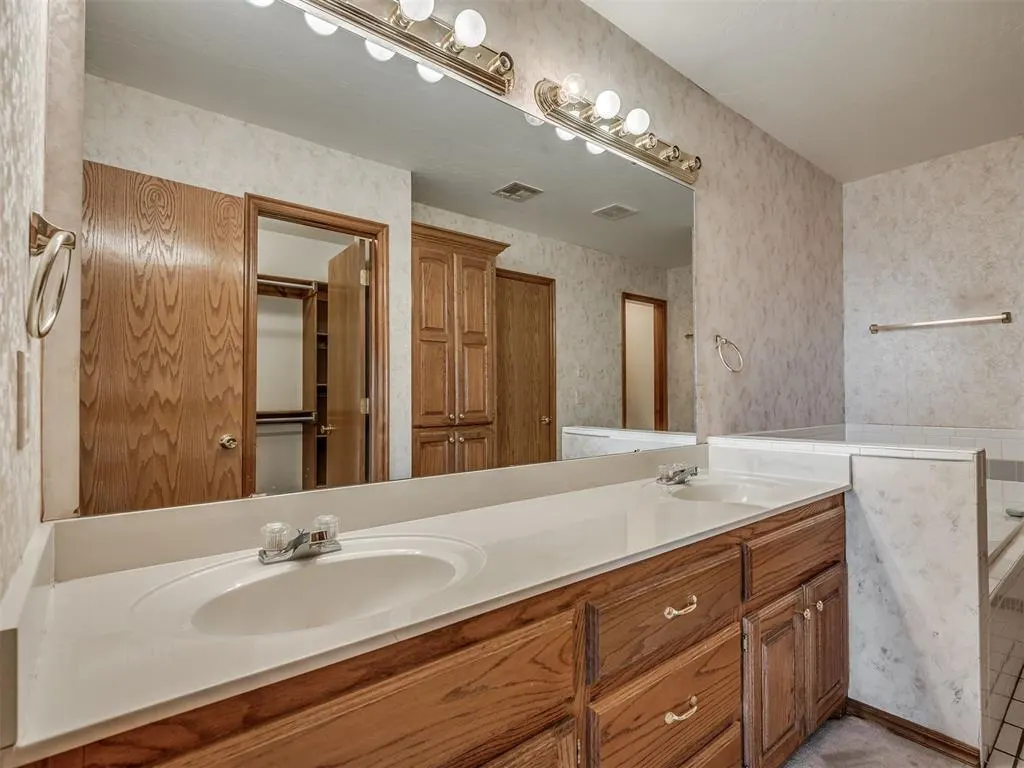 Photo 26 — 8128 Eagle Circle, Oklahoma City, OK 73135