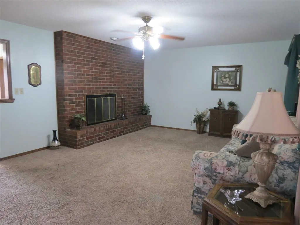 Photo 4 — 2104 Grisso Drive, Seminole, OK 74868