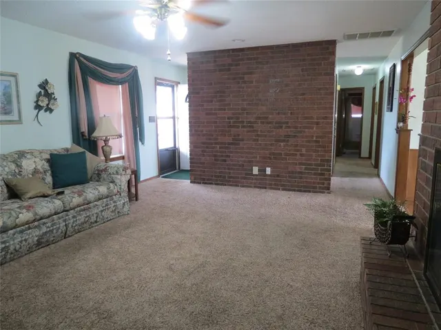 Photo 6 — 2104 Grisso Drive, Seminole, OK 74868