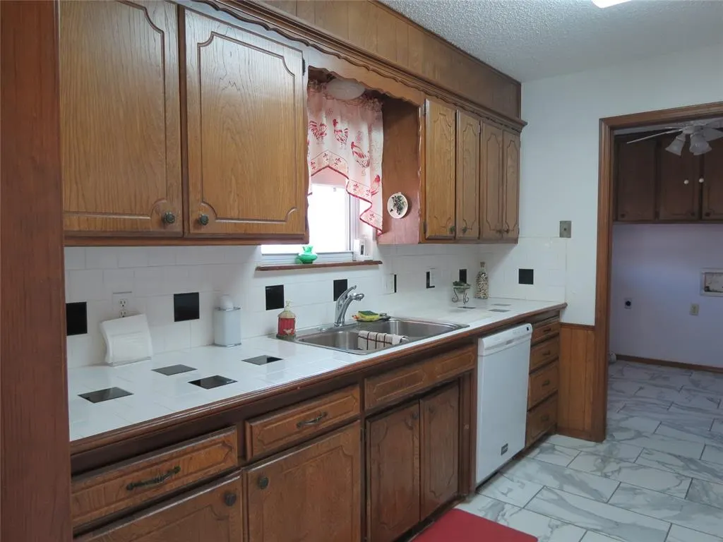 Photo 10 — 2104 Grisso Drive, Seminole, OK 74868