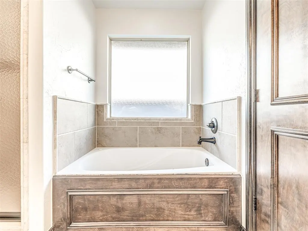Photo 26 — 15925 James Thomas Court, Edmond, OK 73013