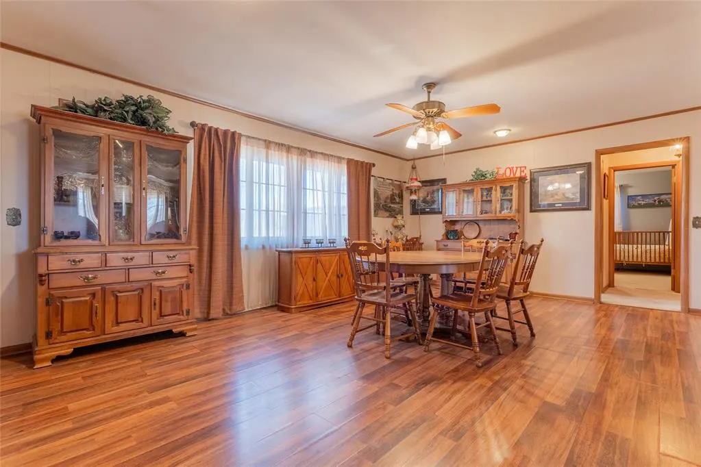 Photo 3 — 1413 Park Avenue, Clinton, OK 73601