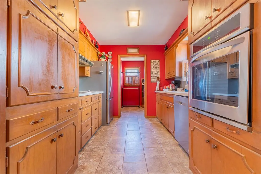 Photo 13 — 1413 Park Avenue, Clinton, OK 73601