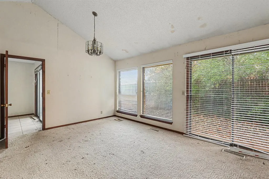 Photo 11 — 12108 Robinwood Place, Oklahoma City, OK 73120