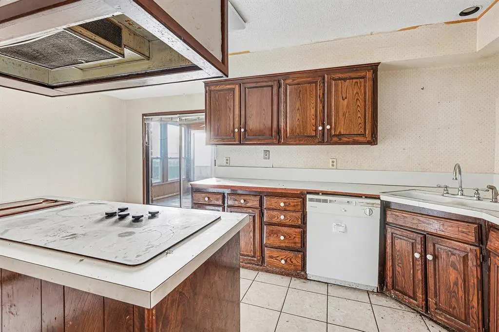 Photo 12 — 12108 Robinwood Place, Oklahoma City, OK 73120