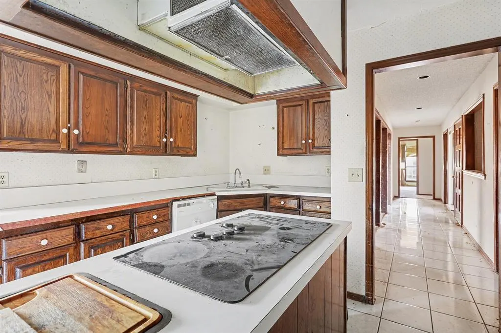 Photo 13 — 12108 Robinwood Place, Oklahoma City, OK 73120